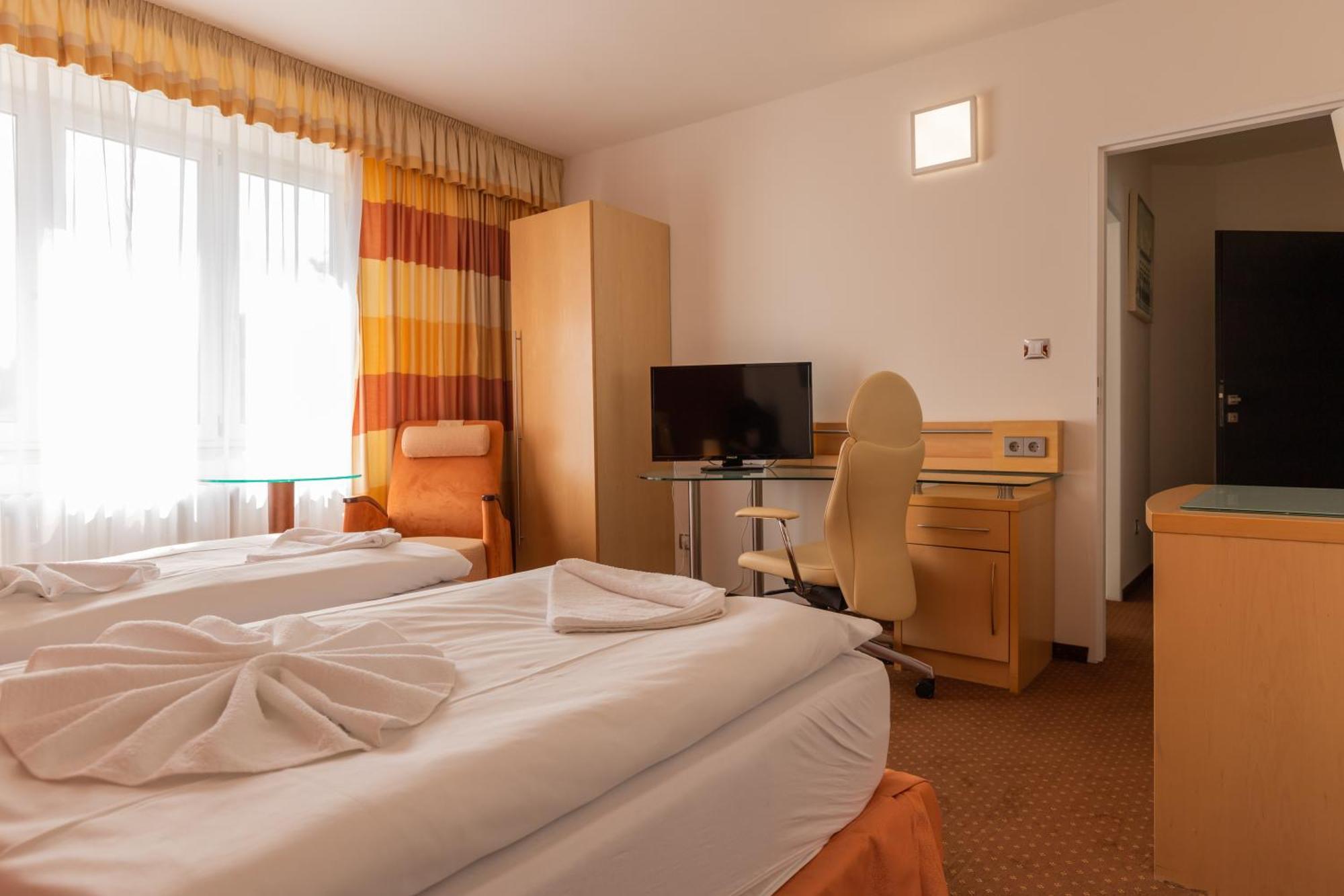 Active & Wellness Hotel Subterra Ostrov  Habitación foto